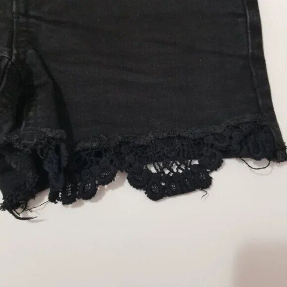 🔴 So Embroidered detail Black denim shorts size 8 (F22) - Picture 3 of 9